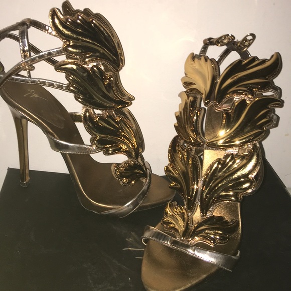 High heels - Picture 2 of 5